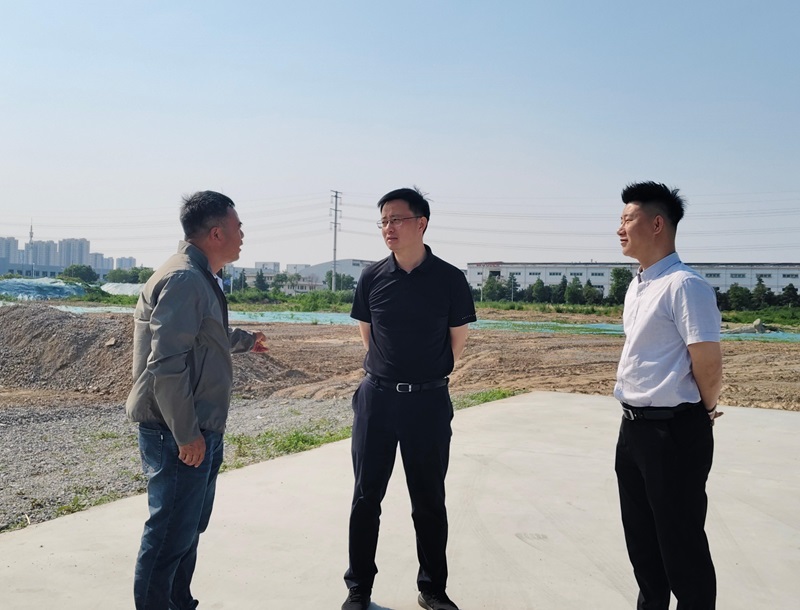 20250529徐總調研招商項目現(xiàn)場1.jpg 20250529徐總調研招商項目現(xiàn)場1.jpg